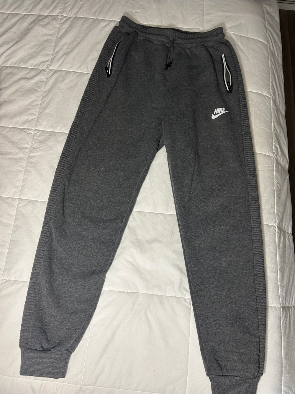 Nike Men's Charcoal Gray Ribbed Side Joggers
